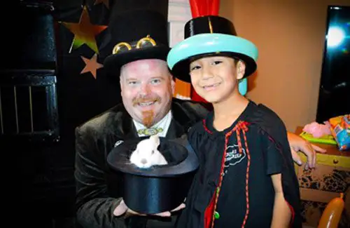 Magic-Lanny-Magic-Magician-Illusions-Birthday-Special-Events-Children-Holiday-Family-Houston-Texas-area